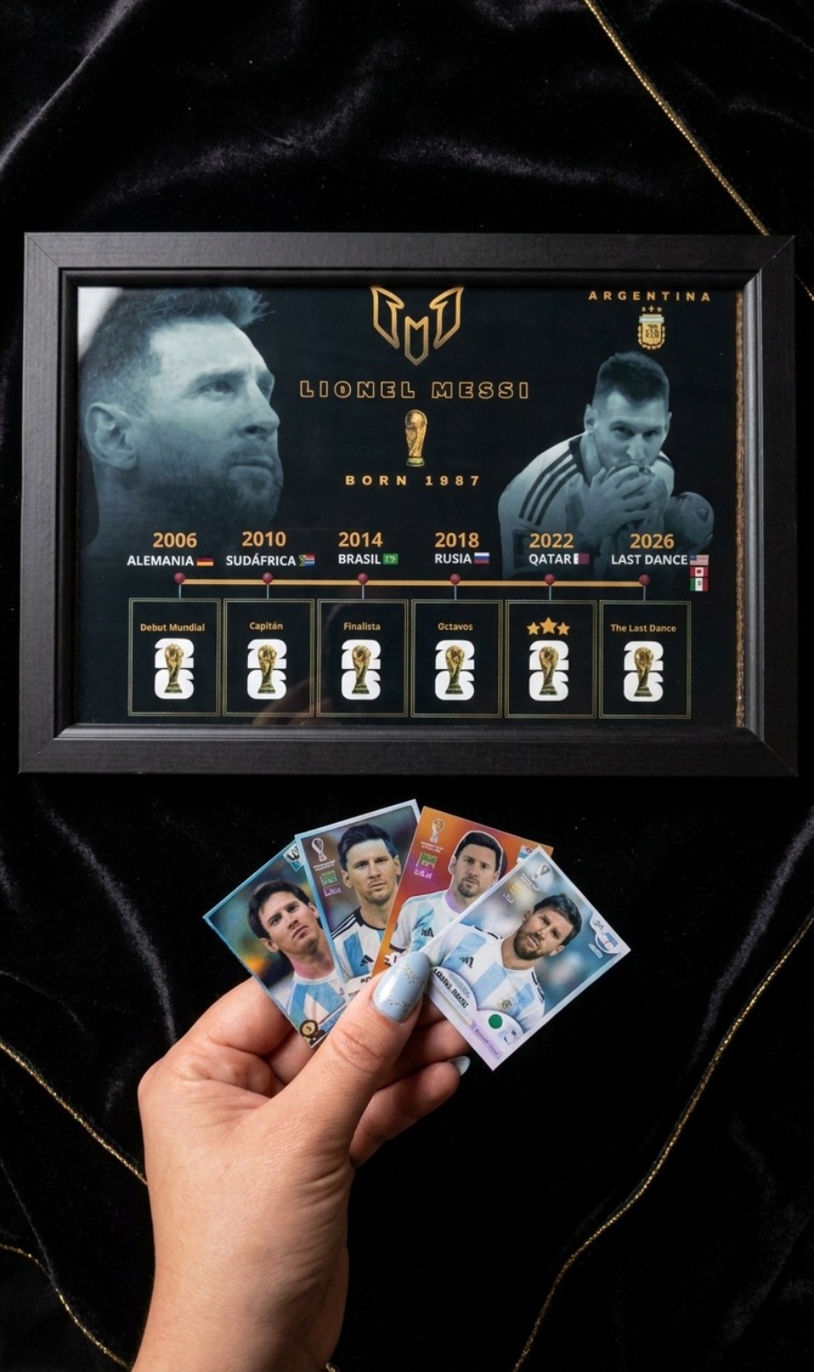 Cuadro terminado de la Colección del 10 acompañado por figuritas